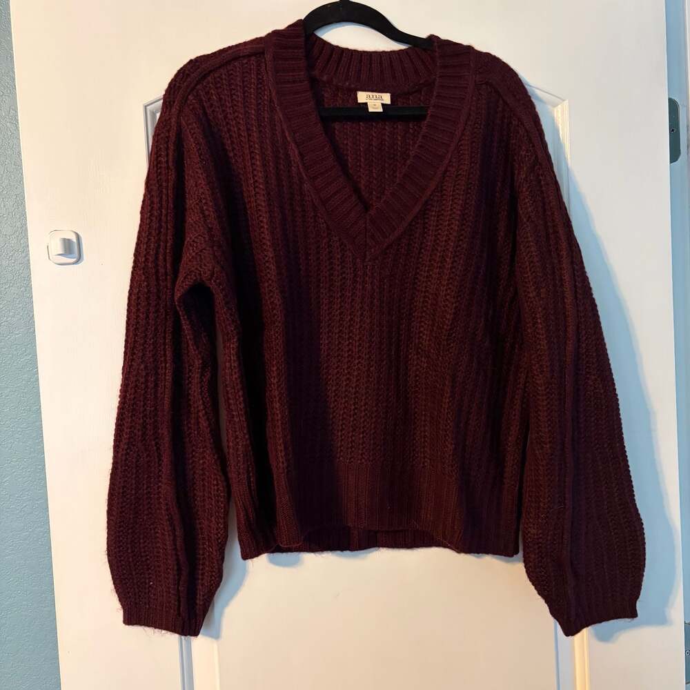 a.n.a a new approach Women's Burgundy V-Neck Knit Sweater Size M